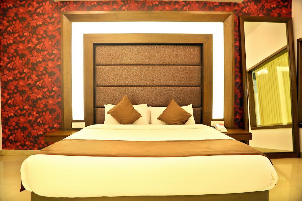 Pluz Resort Silvassa Room photo