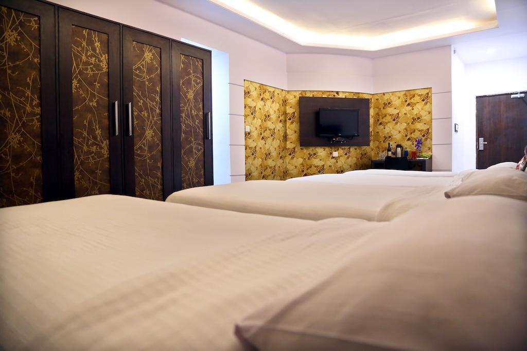 Pluz Resort Silvassa Room photo
