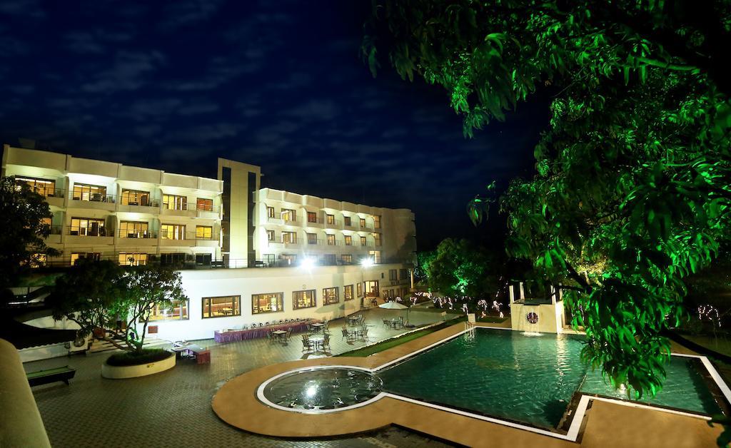 Pluz Resort Silvassa Exterior photo